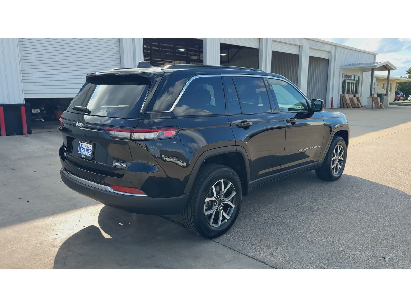 2027 Jeep Grand Cherokee Laredo X