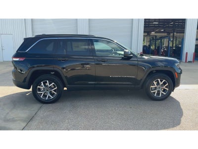 2027 Jeep Grand Cherokee Laredo X