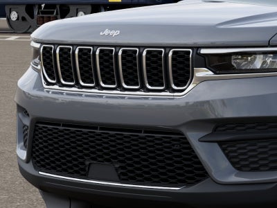 2027 Jeep Grand Cherokee Laredo