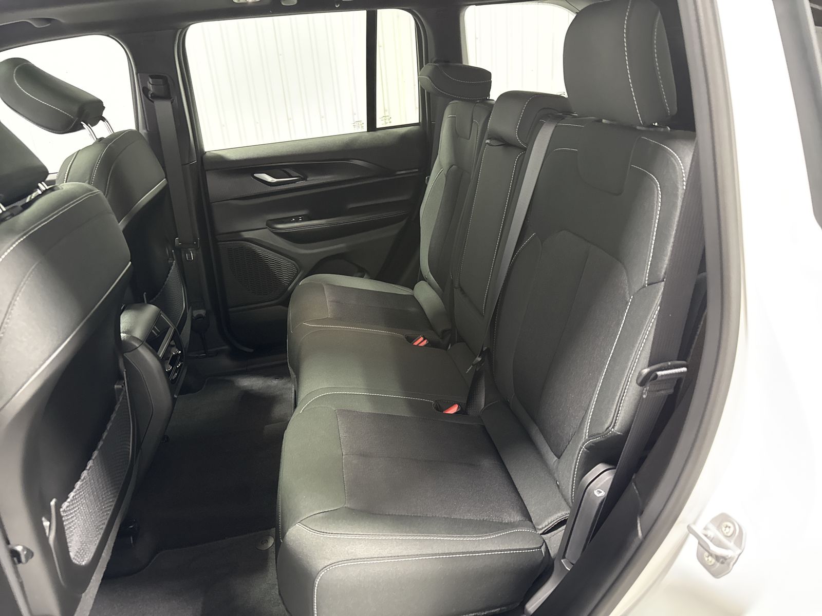 2027 Jeep Grand Cherokee Laredo X