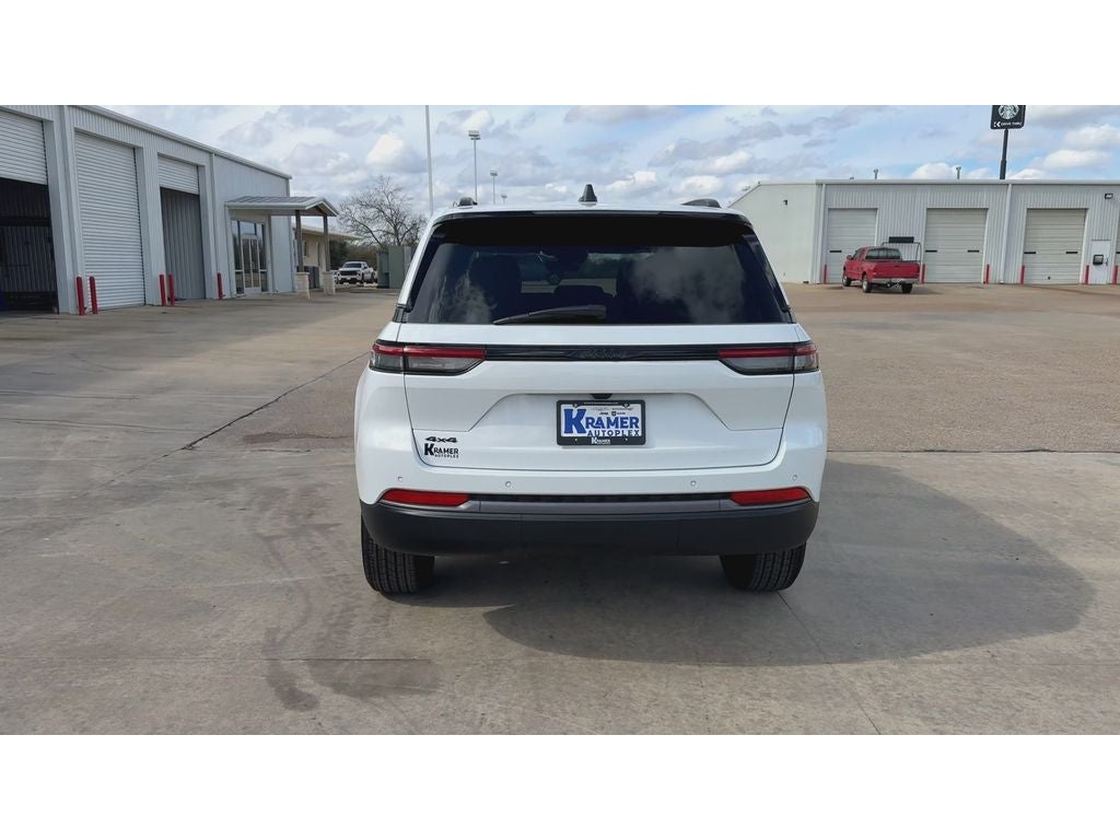 2026 Jeep Grand Cherokee GRAND CHEROKEE LAREDO ALTITUDE 4X4