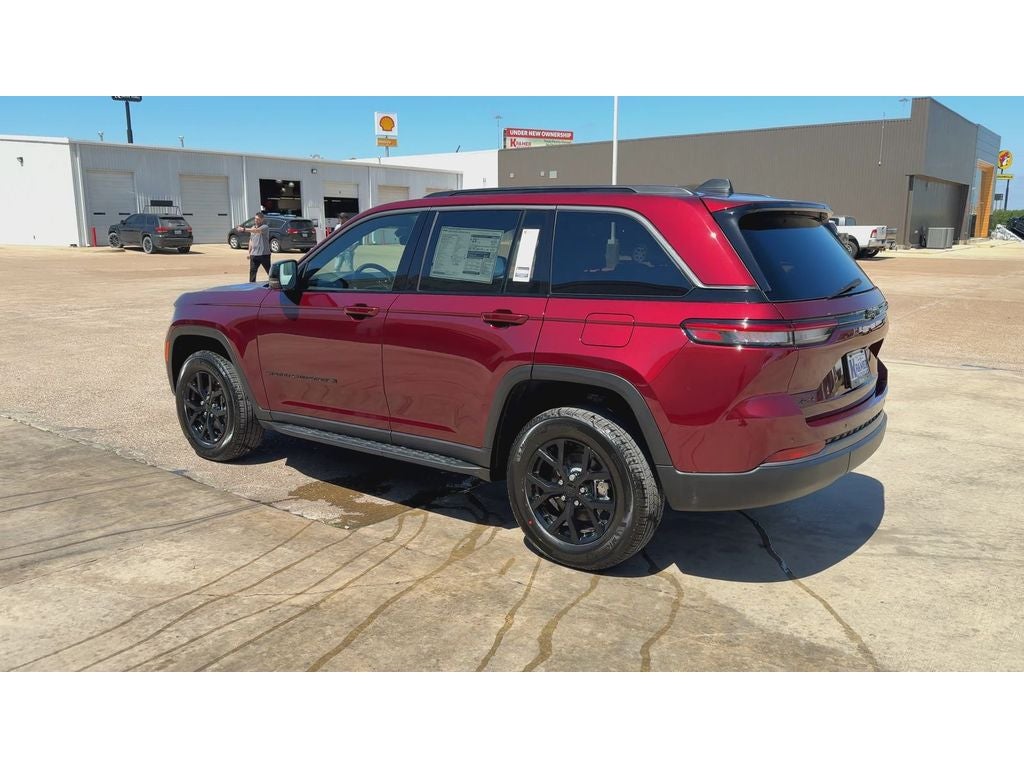 2026 Jeep Grand Cherokee GRAND CHEROKEE LAREDO ALTITUDE 4X4