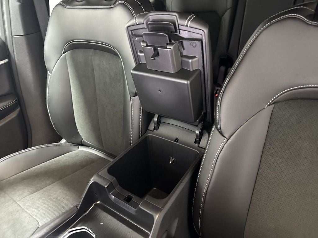 2026 Jeep Grand Cherokee GRAND CHEROKEE L LAREDO ALTITUDE 4X2