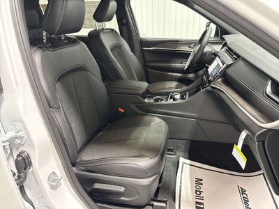 2026 Jeep Grand Cherokee GRAND CHEROKEE L LAREDO ALTITUDE 4X2