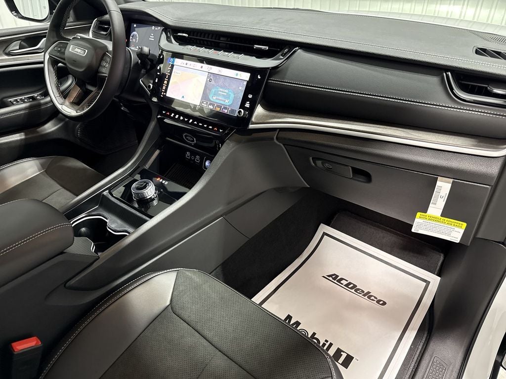 2026 Jeep Grand Cherokee GRAND CHEROKEE L LAREDO ALTITUDE 4X2