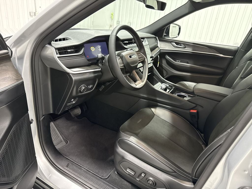 2026 Jeep Grand Cherokee GRAND CHEROKEE L LAREDO ALTITUDE 4X2