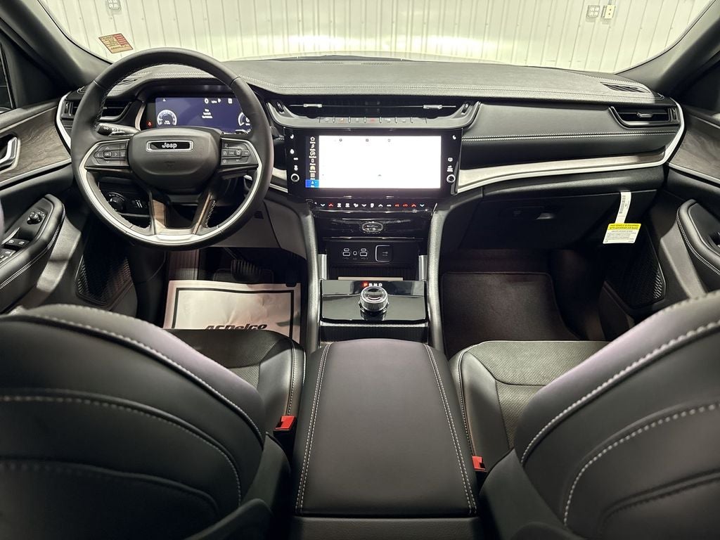 2026 Jeep Grand Cherokee GRAND CHEROKEE L LAREDO ALTITUDE 4X2