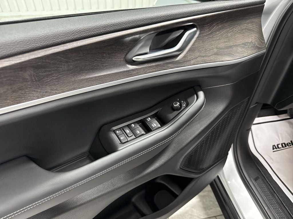 2026 Jeep Grand Cherokee GRAND CHEROKEE L LAREDO ALTITUDE 4X2