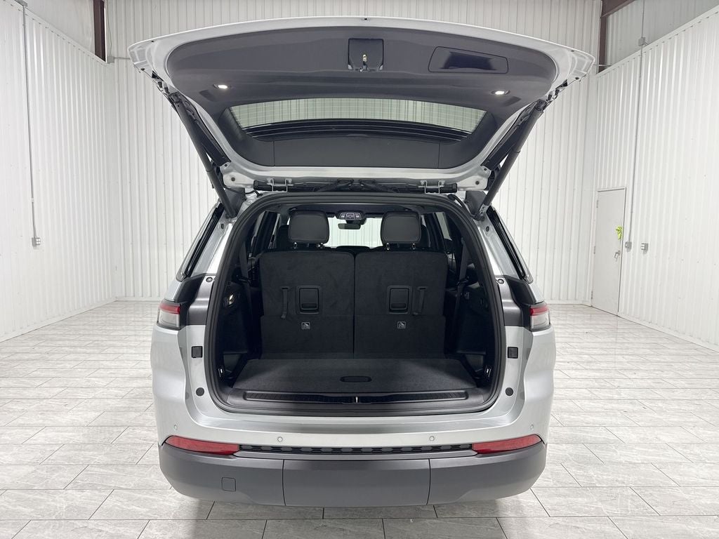 2026 Jeep Grand Cherokee GRAND CHEROKEE L LAREDO ALTITUDE 4X2