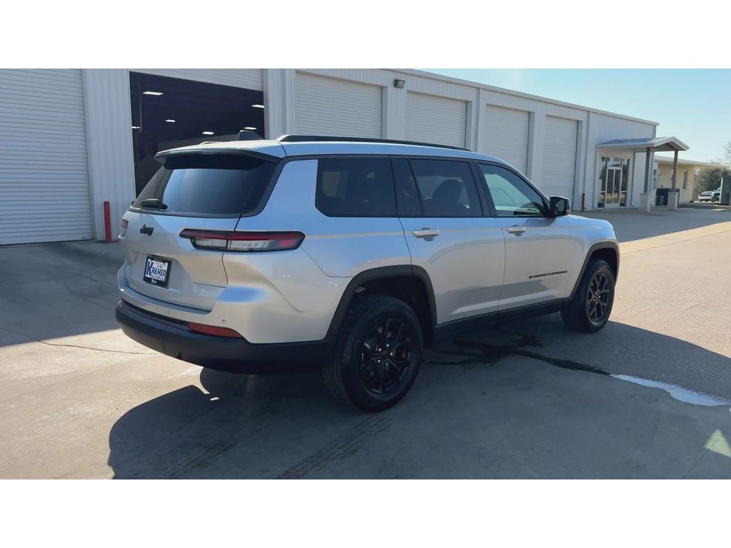 2026 Jeep Grand Cherokee GRAND CHEROKEE L LAREDO ALTITUDE 4X2