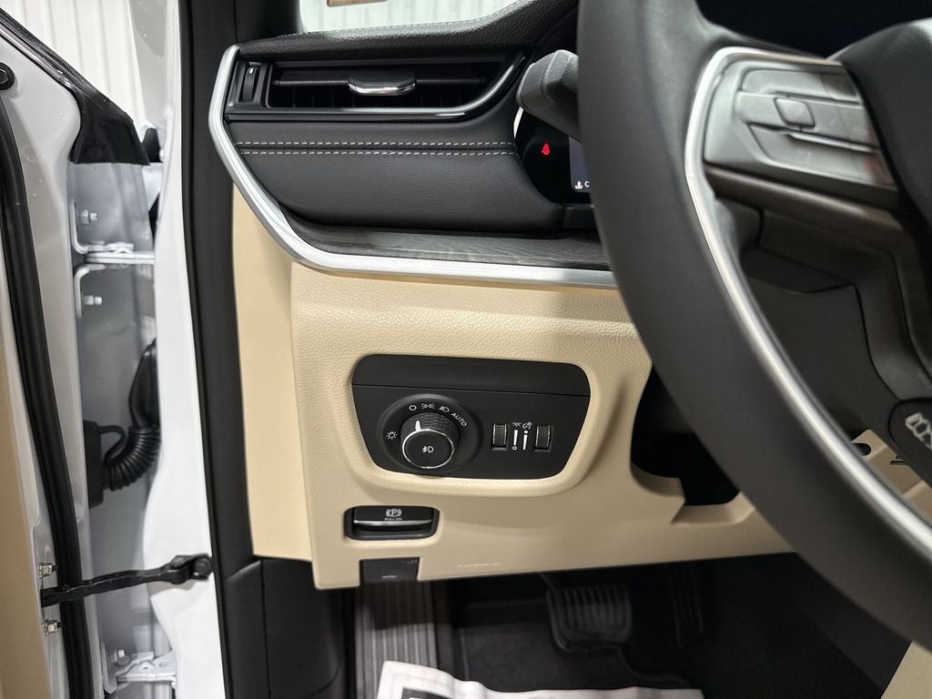 2026 Jeep Grand Cherokee GRAND CHEROKEE L LIMITED 4X2