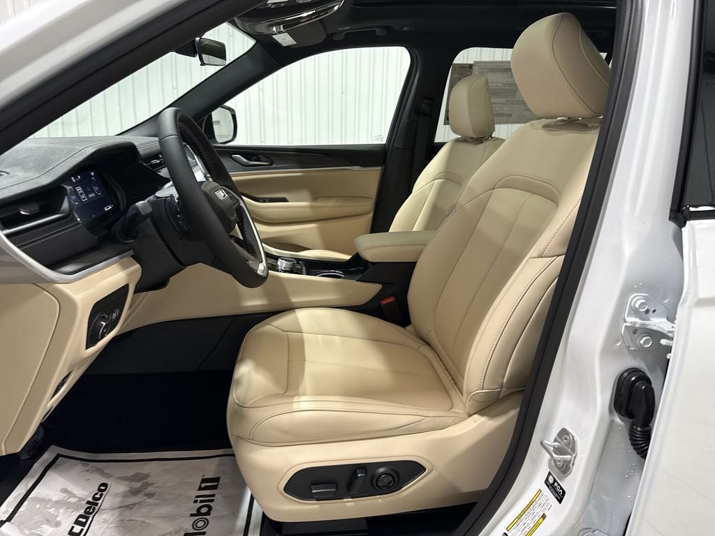 2026 Jeep Grand Cherokee GRAND CHEROKEE L LIMITED 4X2