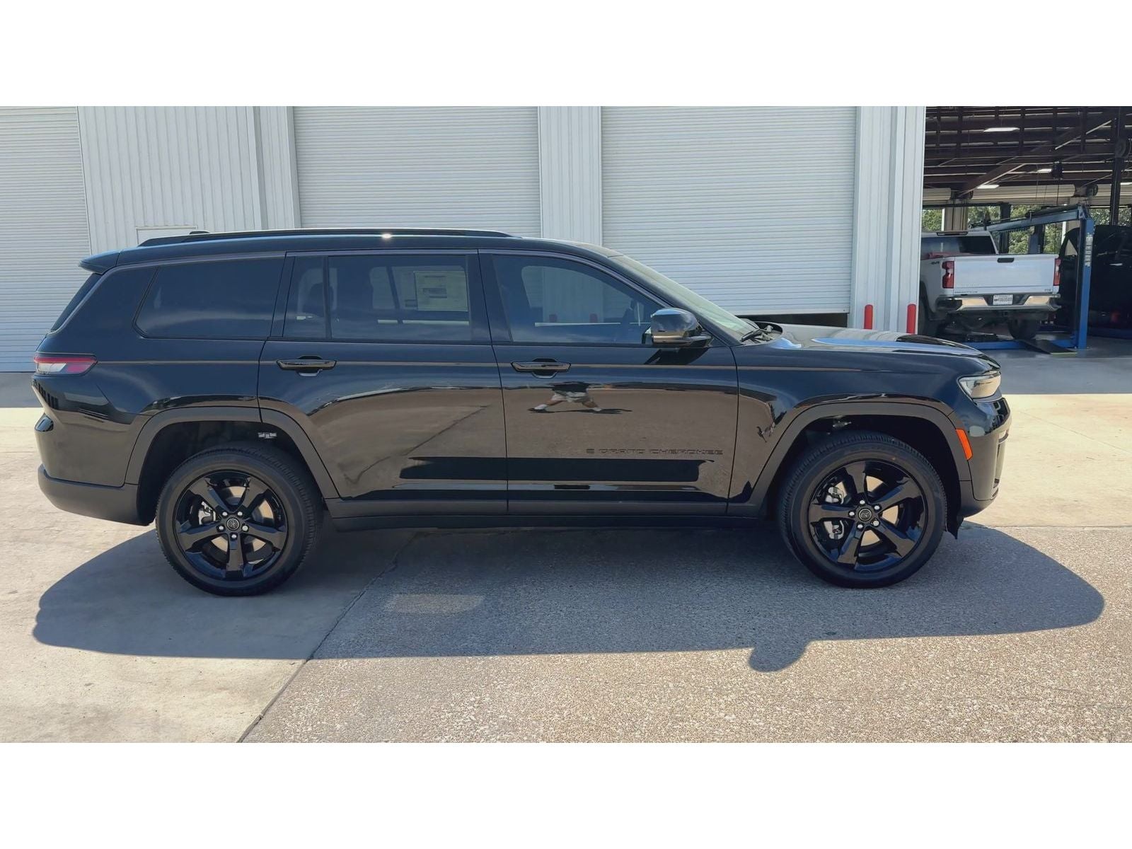 2027 Jeep Grand Cherokee Limited