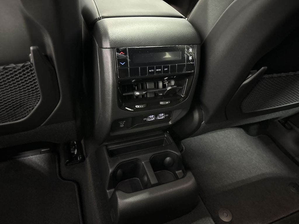 2026 Jeep Grand Cherokee GRAND CHEROKEE L LAREDO X 4X4
