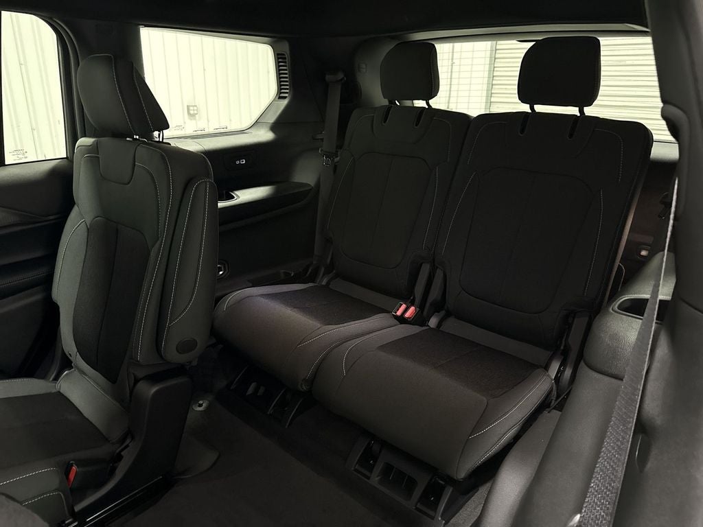 2026 Jeep Grand Cherokee GRAND CHEROKEE L LAREDO X 4X4