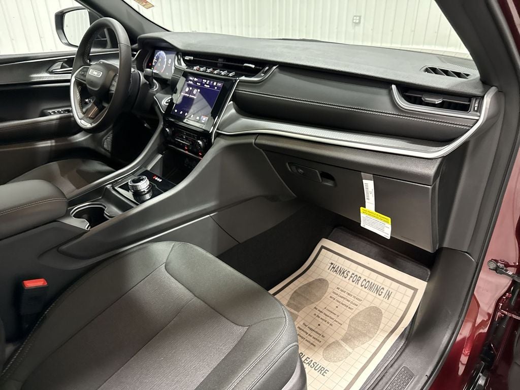 2026 Jeep Grand Cherokee GRAND CHEROKEE L LAREDO X 4X4