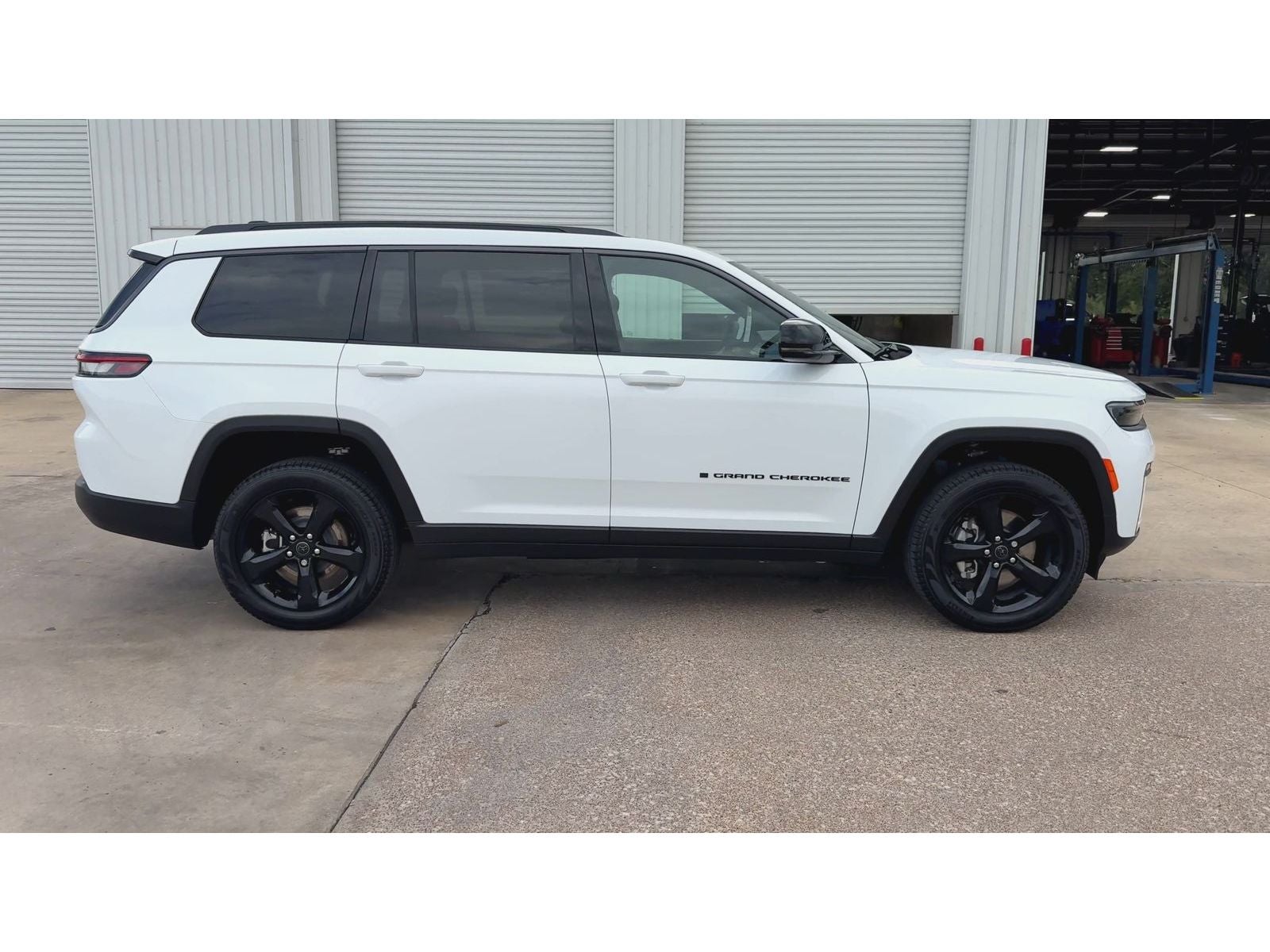 2027 Jeep Grand Cherokee Limited