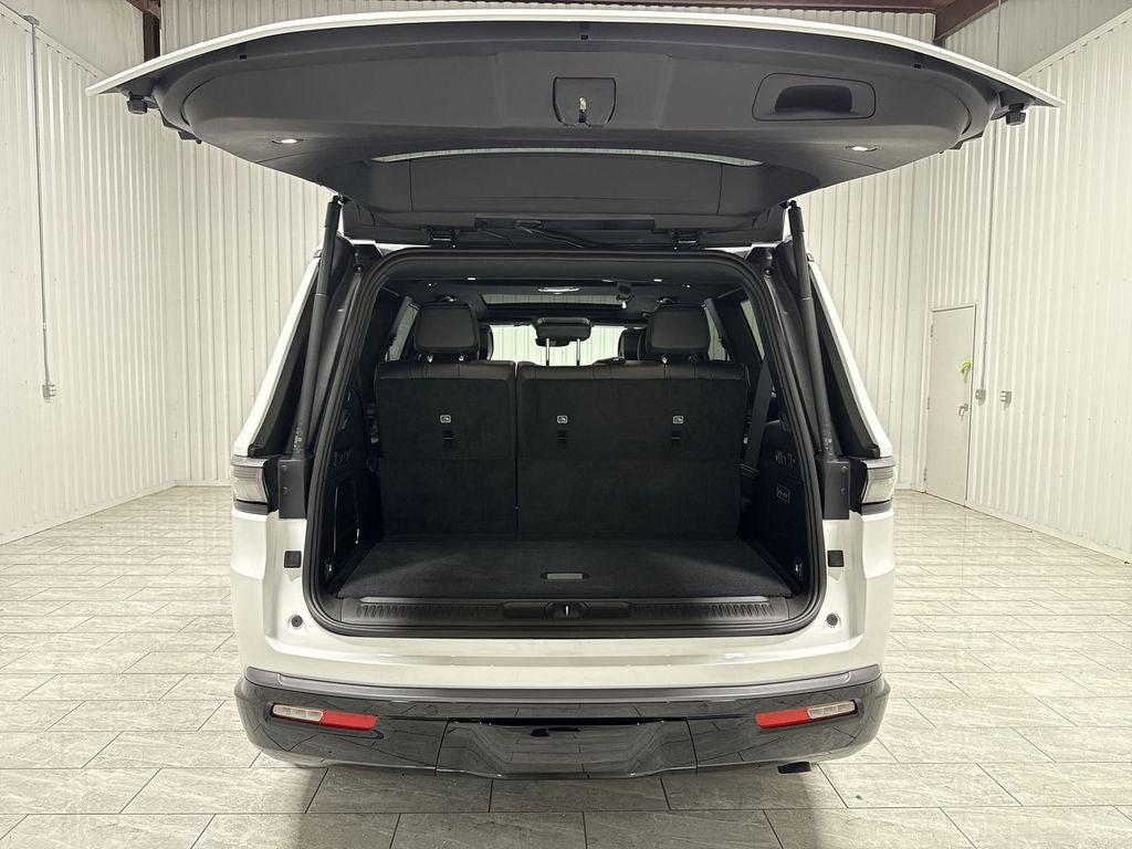 2026 Jeep Grand Wagoneer Base