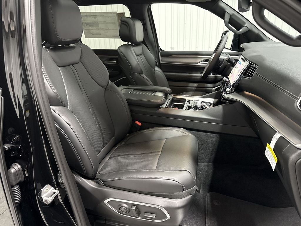 2026 Jeep Grand Wagoneer Base