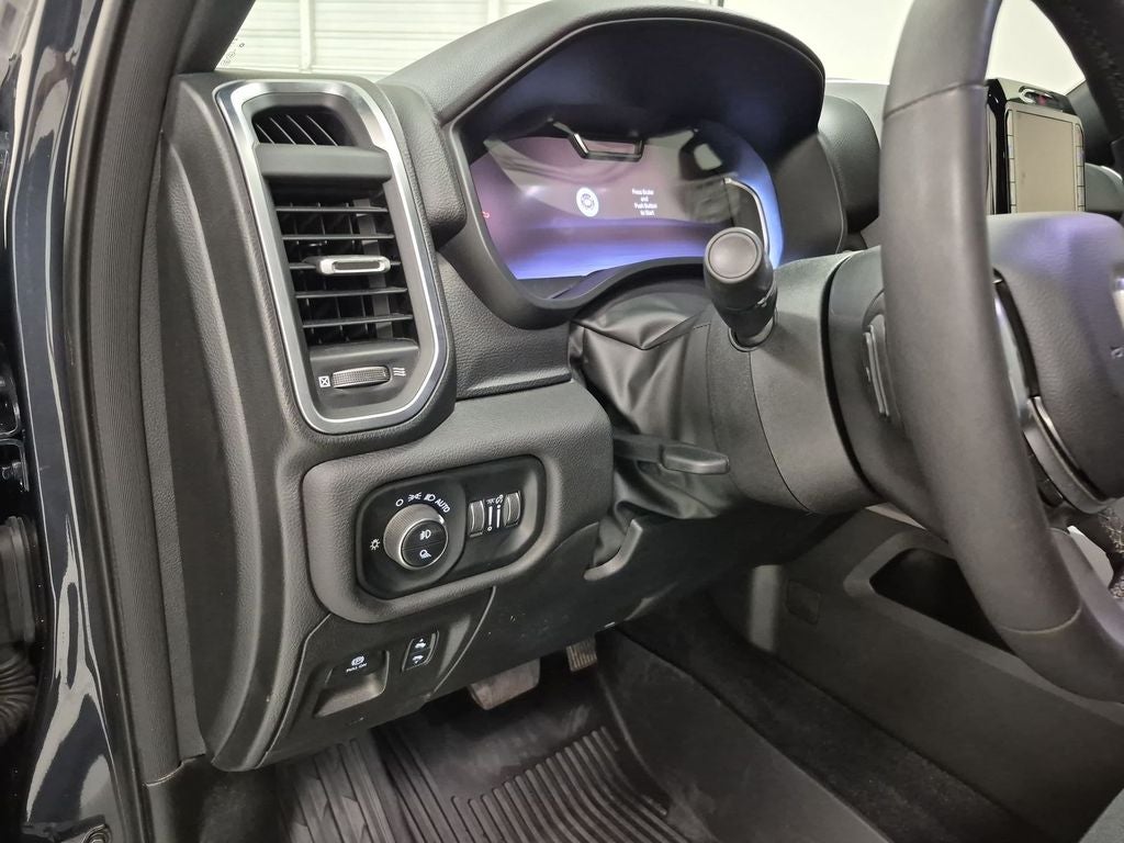 2025 RAM 1500 Lone Star Crew Cab 4x4 5'7' Box