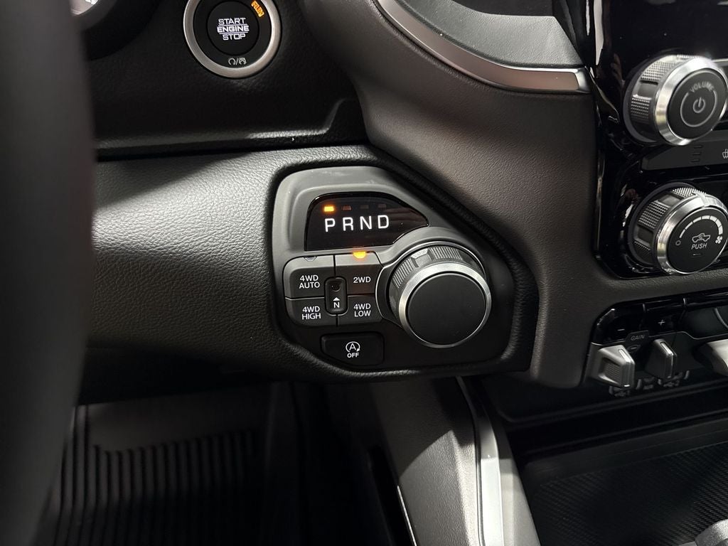 2026 RAM Ram 1500 RAM 1500 LONE STAR CREW CAB 4X4 5'7' BOX