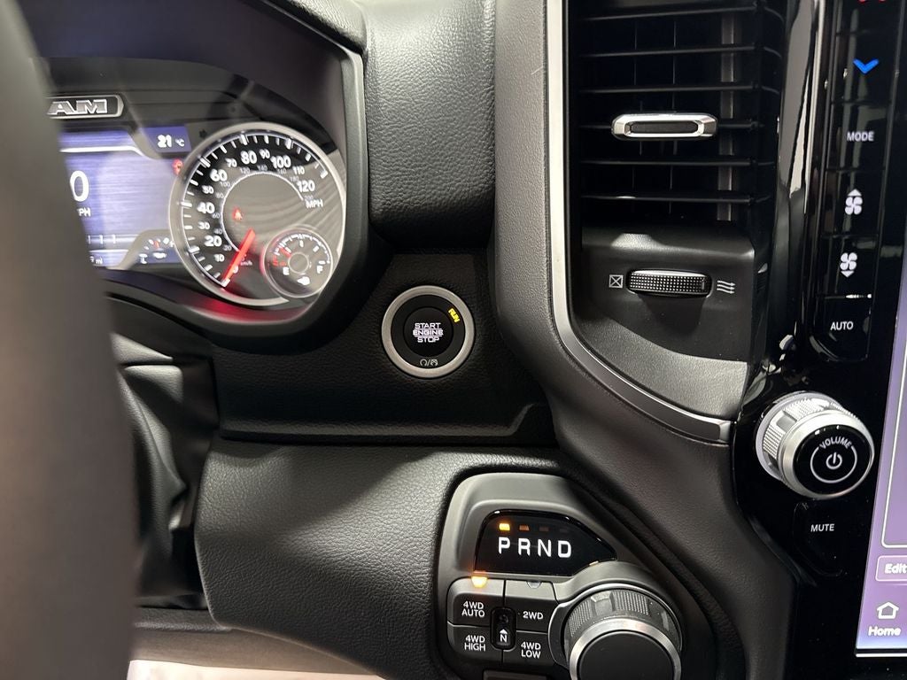 2026 RAM Ram 1500 RAM 1500 LONE STAR CREW CAB 4X4 5'7' BOX