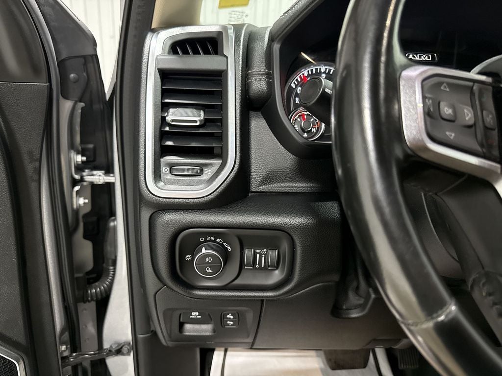 2021 RAM 1500 Laramie Crew Cab 4x4 5'7' Box