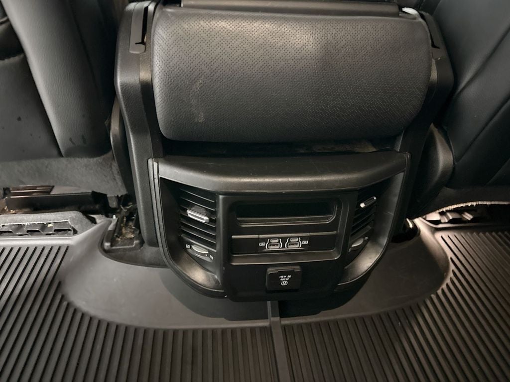 2021 RAM 1500 Laramie Crew Cab 4x4 5'7' Box