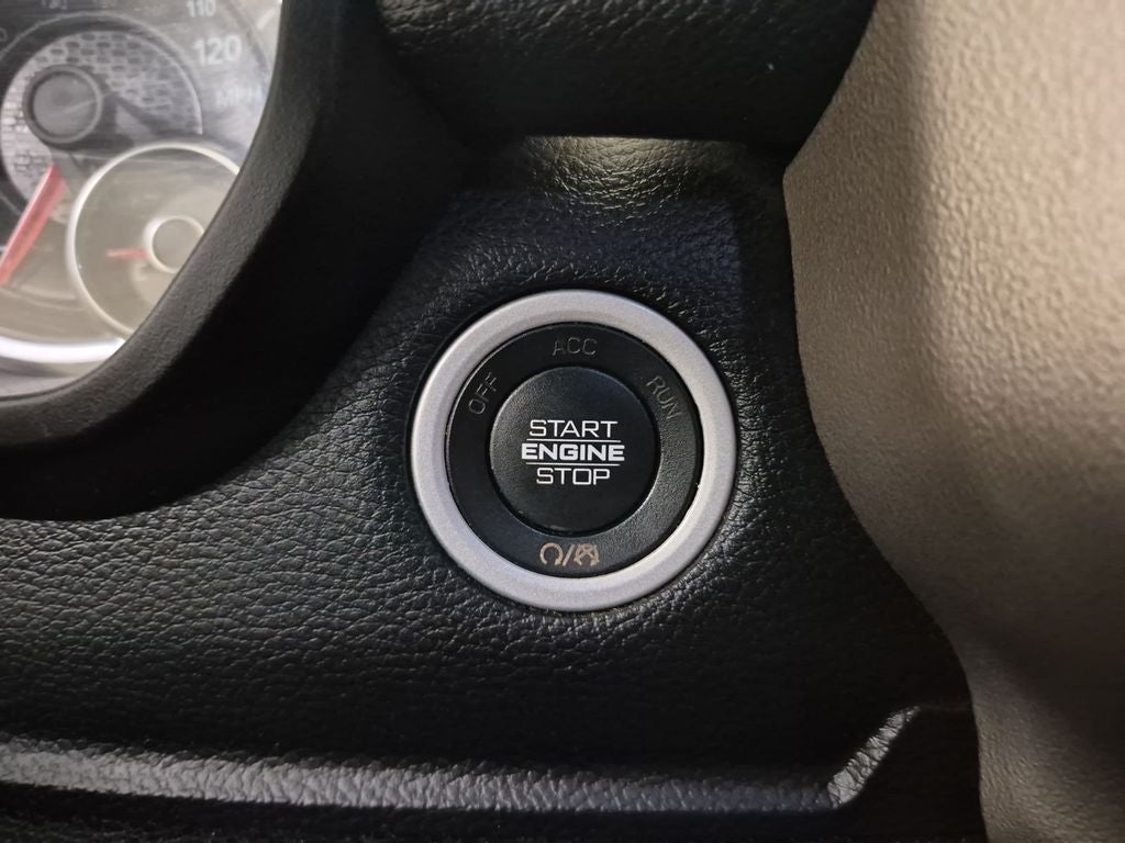 2019 RAM 1500 Laramie Crew Cab 4x4 5'7' Box