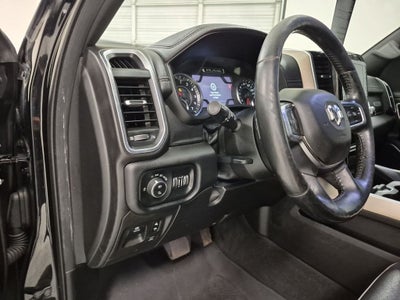 2019 RAM 1500 Laramie Crew Cab 4x4 5'7' Box