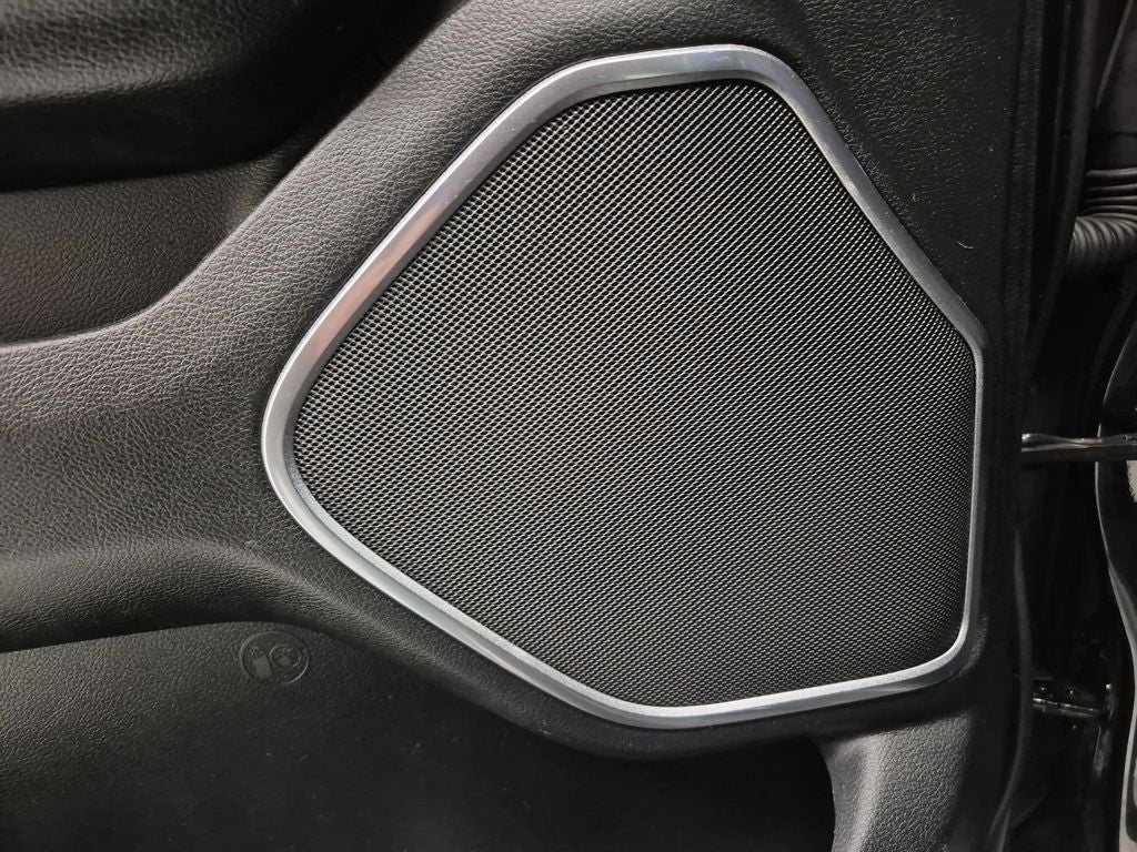 2019 RAM 1500 Laramie Crew Cab 4x4 5'7' Box