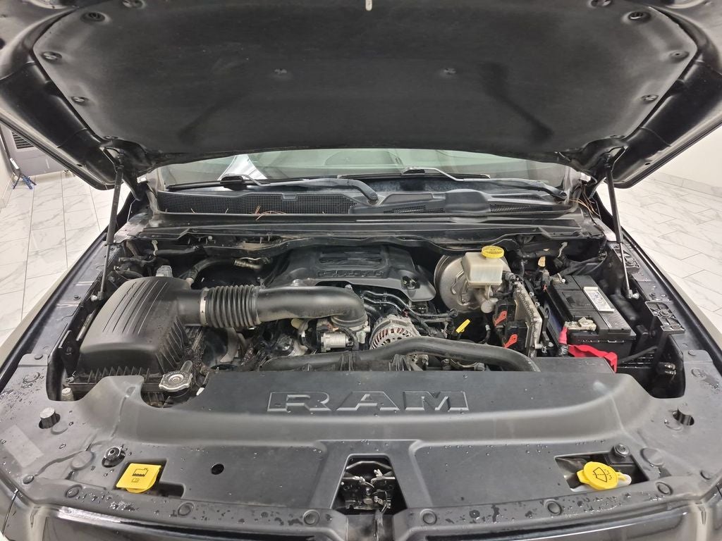 2019 RAM 1500 Laramie Crew Cab 4x4 5'7' Box