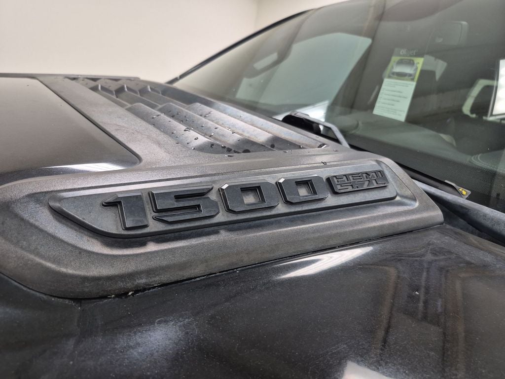 2019 RAM 1500 Laramie Crew Cab 4x4 5'7' Box