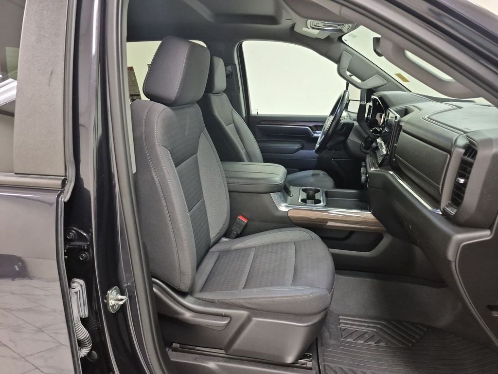 2024 Chevrolet Silverado LT