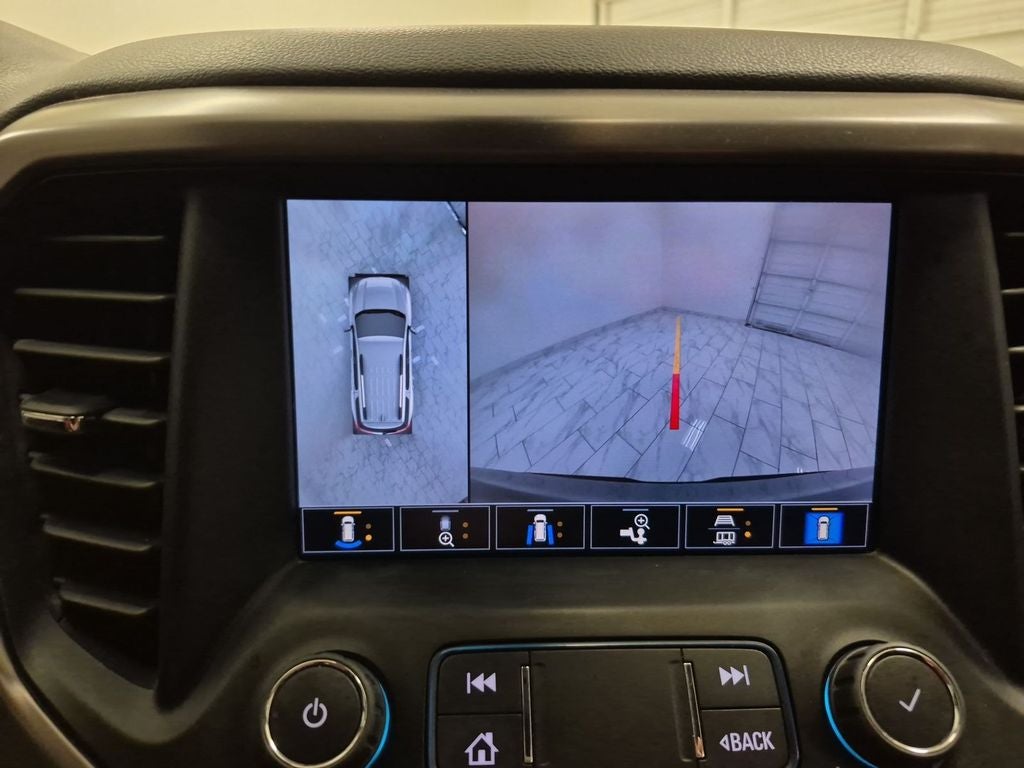 2023 GMC Acadia AWD AT4