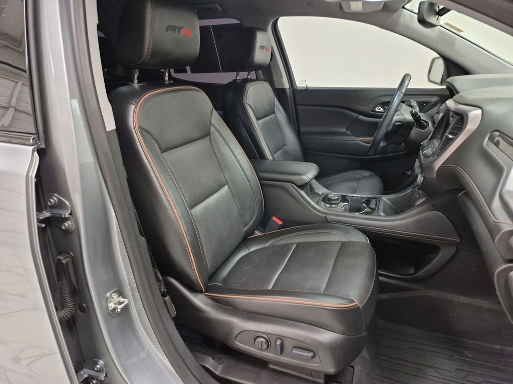 2023 GMC Acadia AWD AT4