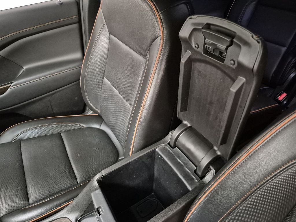 2023 GMC Acadia AWD AT4