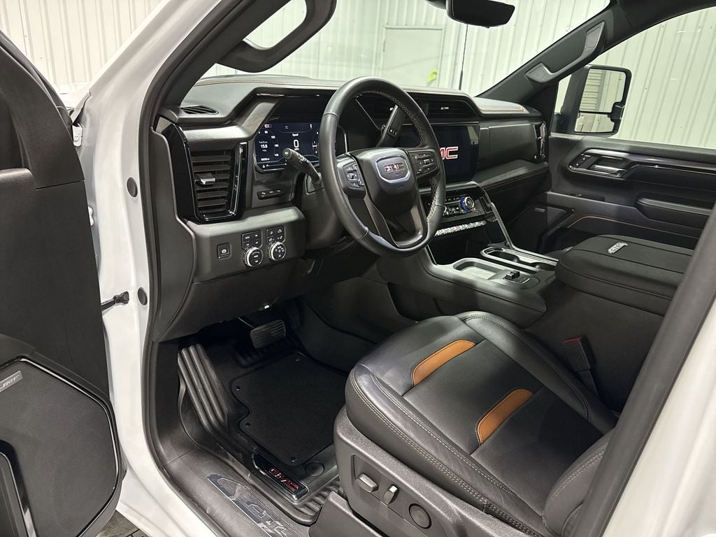 2024 GMC Sierra 2500HD 4WD Crew Cab Standard Bed AT4