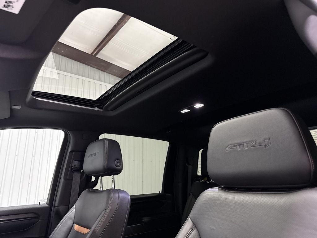 2024 GMC Sierra 2500HD 4WD Crew Cab Standard Bed AT4