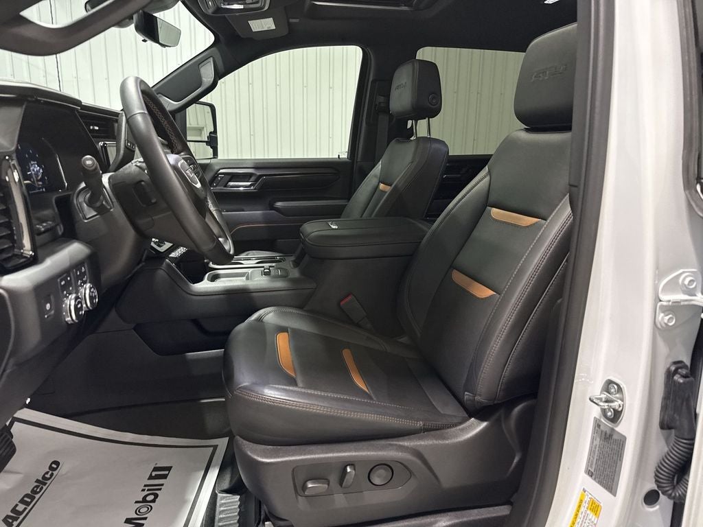 2024 GMC Sierra 2500HD 4WD Crew Cab Standard Bed AT4