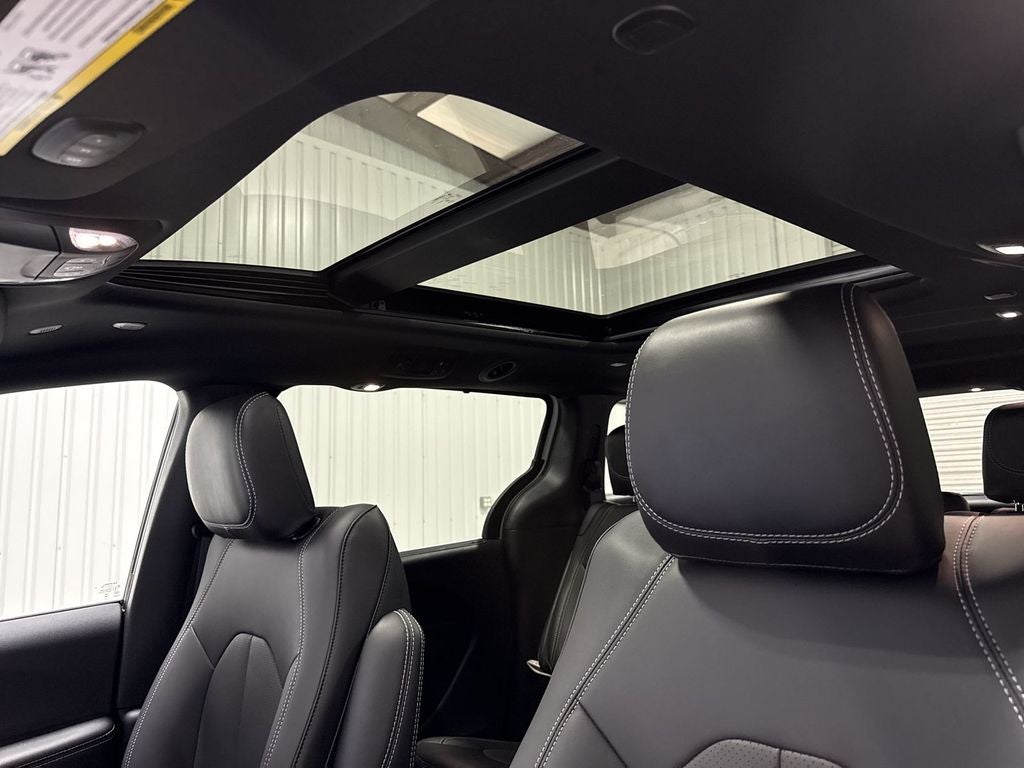 2027 Chrysler Pacifica PACIFICA SELECT