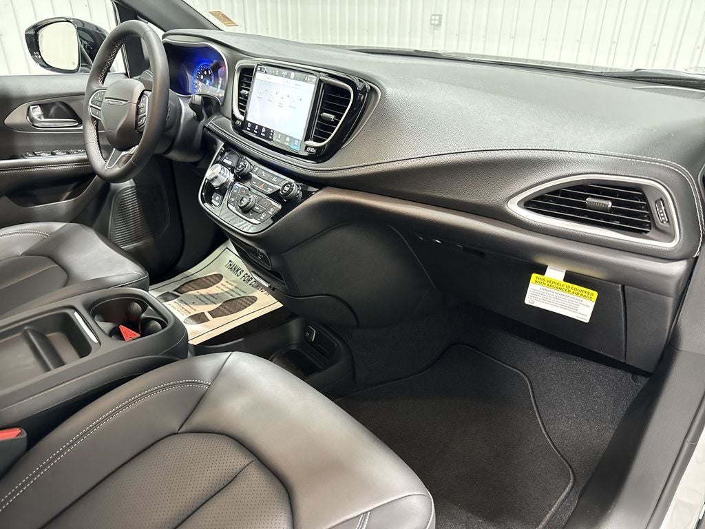 2027 Chrysler Pacifica PACIFICA SELECT