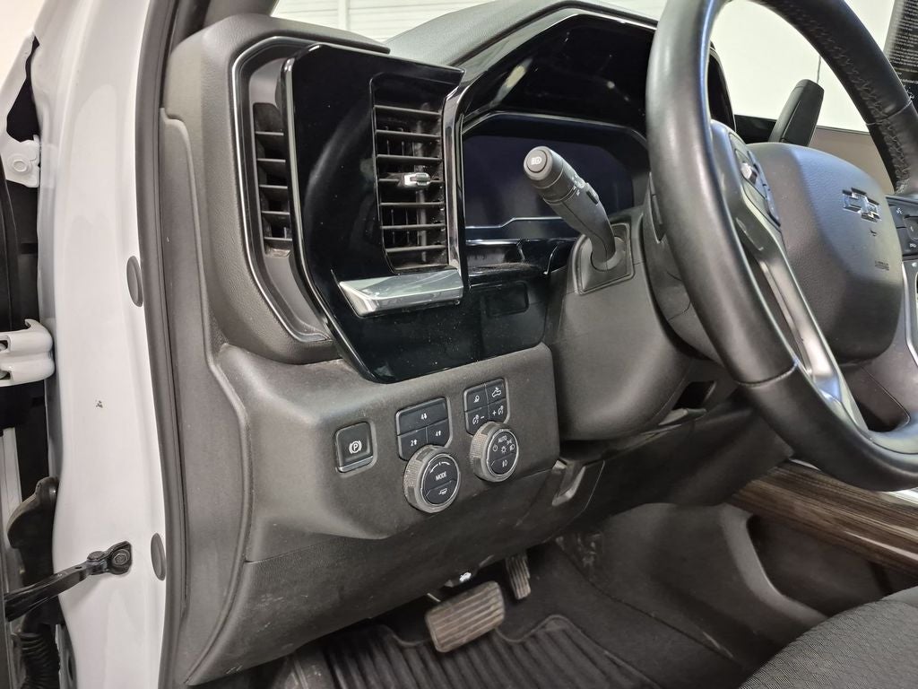 2025 Chevrolet Silverado LT