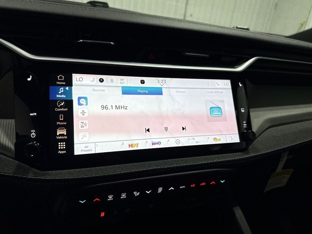 2026 Jeep Cherokee CHEROKEE LAREDO 4X4