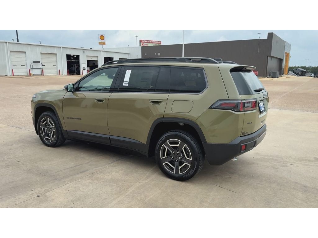 2026 Jeep Cherokee Laredo