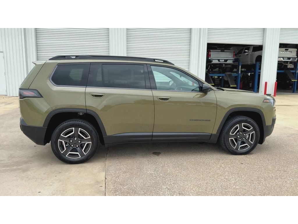 2026 Jeep Cherokee Laredo