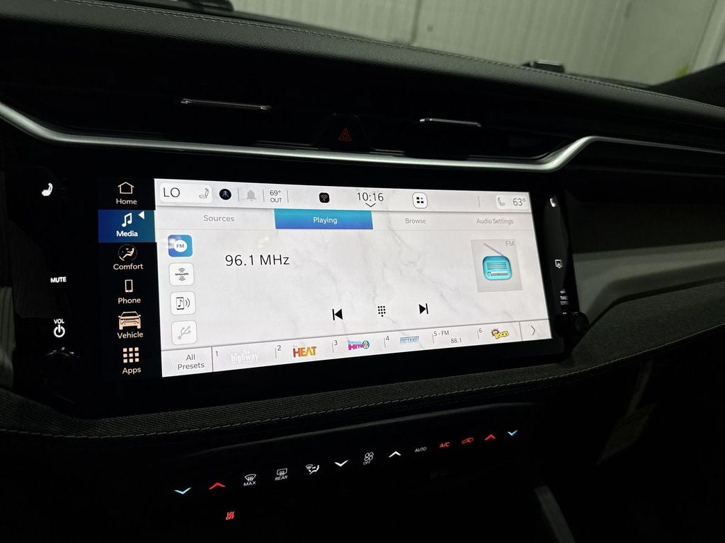 2026 Jeep Cherokee CHEROKEE LAREDO 4X4