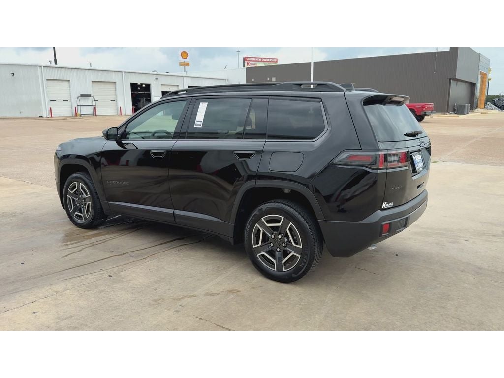 2026 Jeep Cherokee Laredo