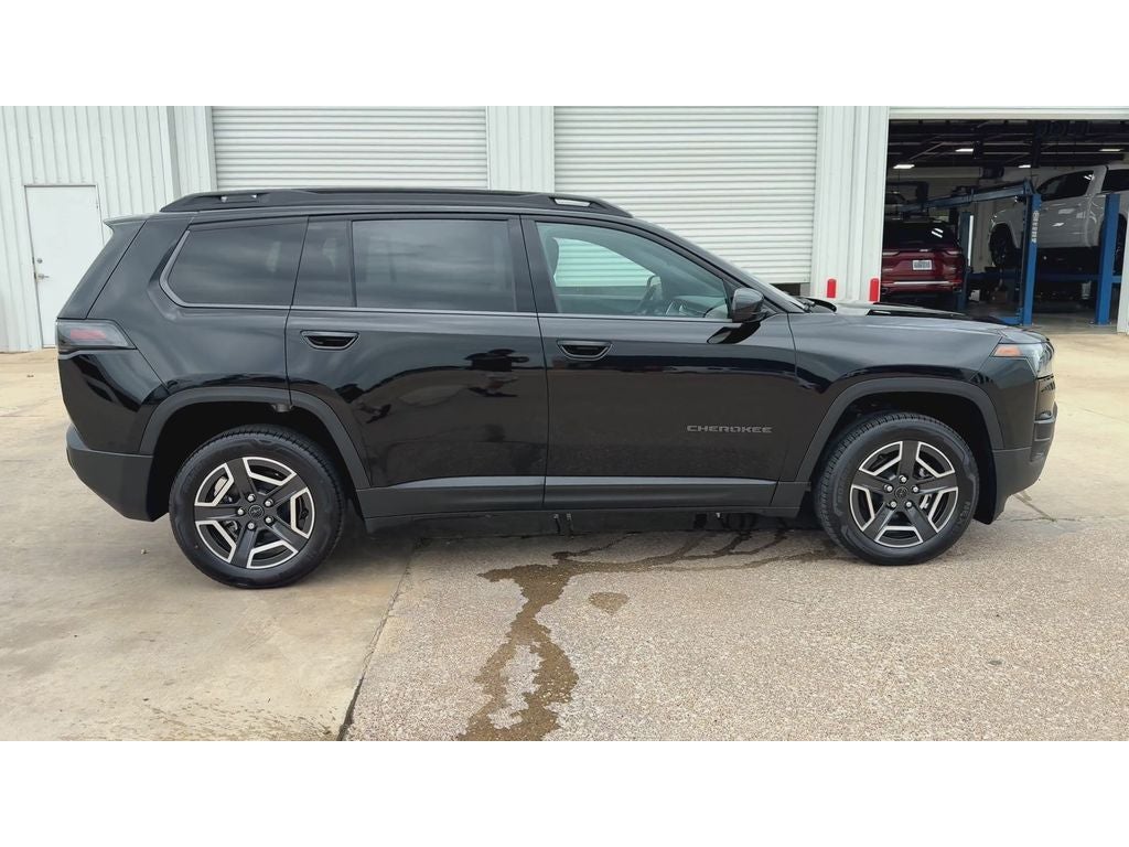 2026 Jeep Cherokee Laredo