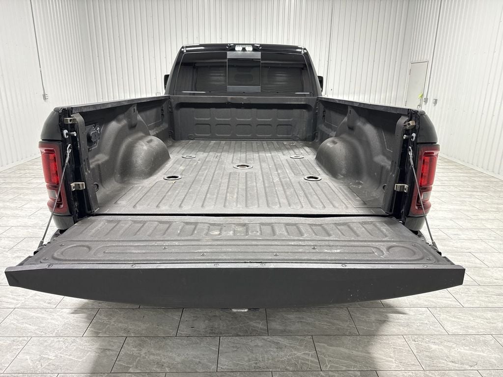 2025 RAM 3500 Tradesman Crew Cab 4x4 8' Box